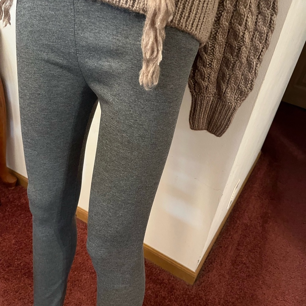 Absolutely beautiful new sweater size Medium - Picture 11 of 12